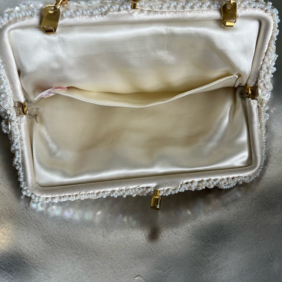 Vintage wedding day fully beaded white evening bag made in ❤️Hong Kong❤️ - Picture 4 of 17